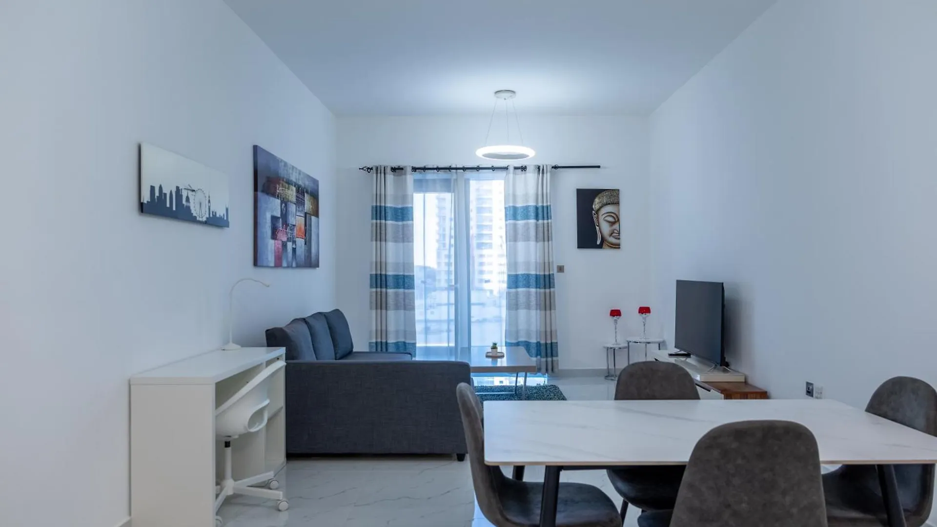 1 Bedroom Apartment - Alcove Jvc Dubái